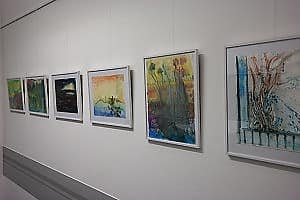 Gemälde in der Ausstellung
